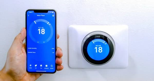 aircon thermostat connects to mobile